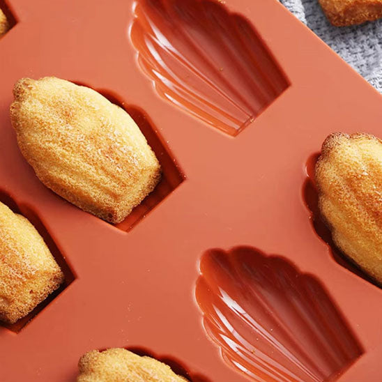moule-a-madeleine-rouge