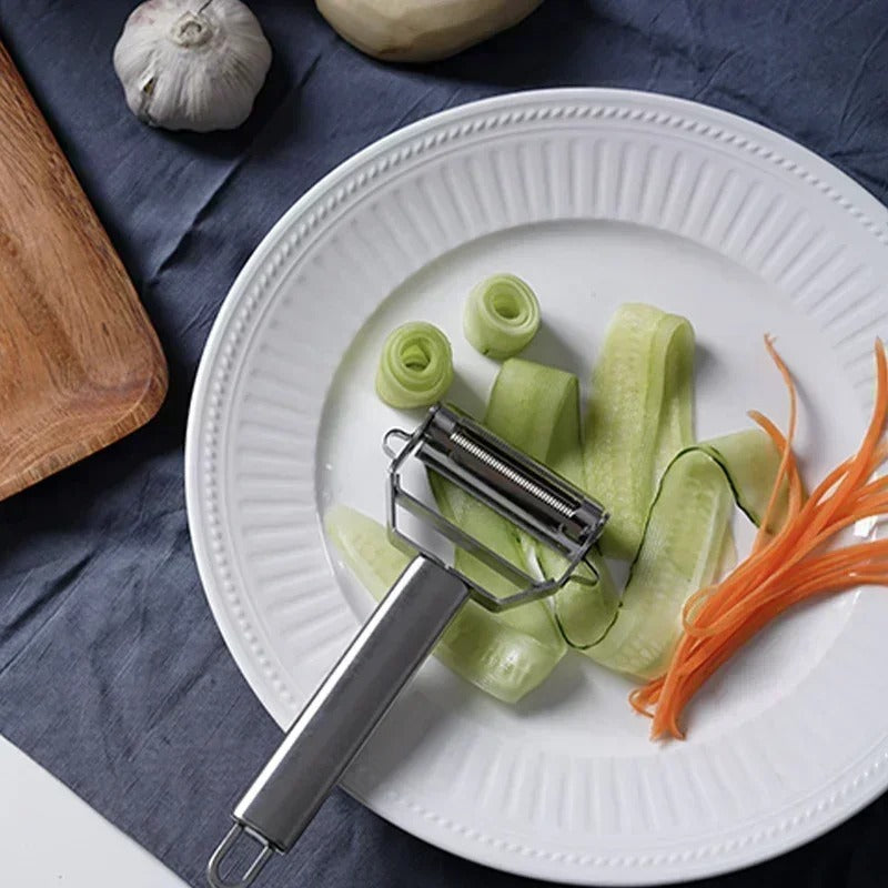 rape-a-carottes-dans-une-assiette