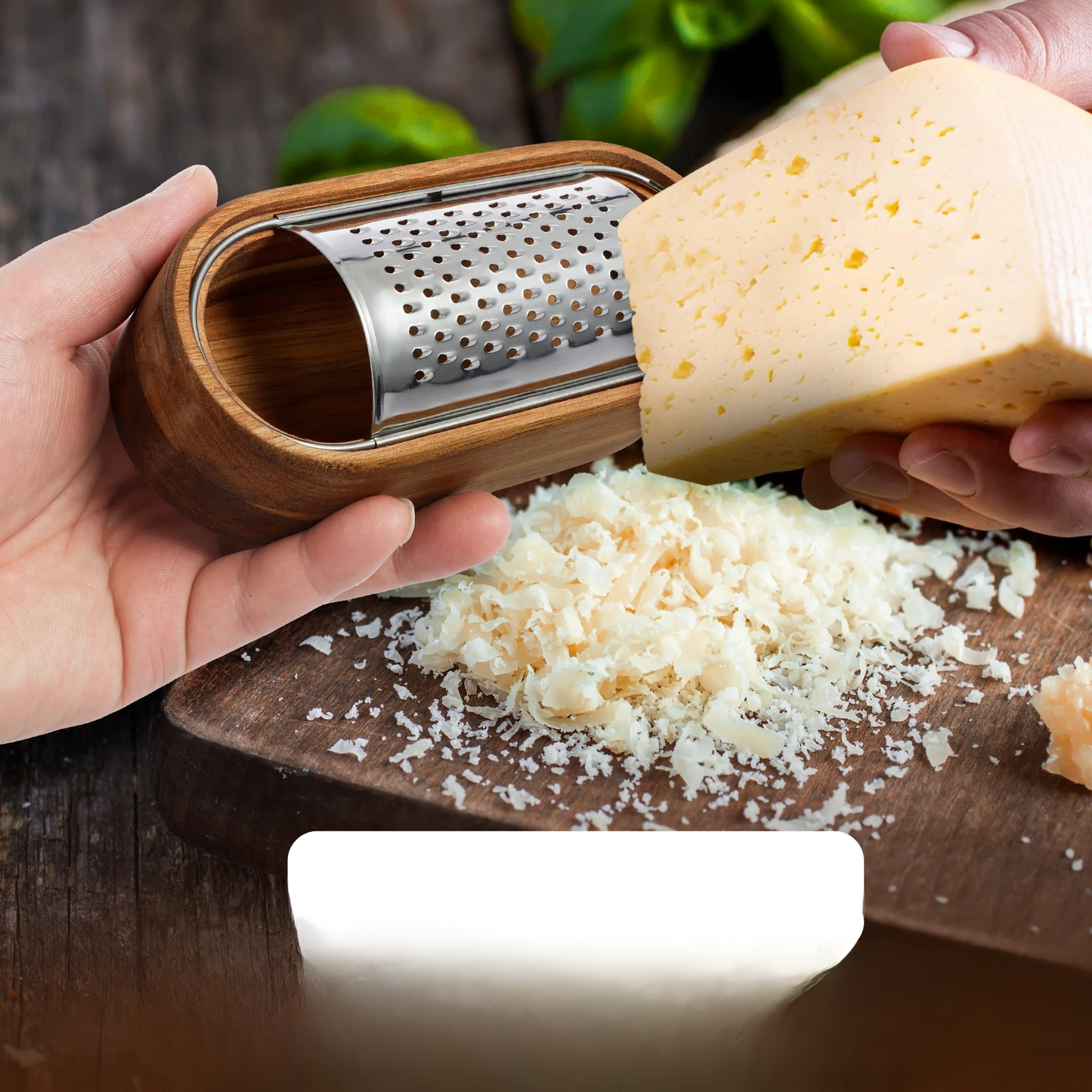 rape-a-fromage-en-bois-parmesan