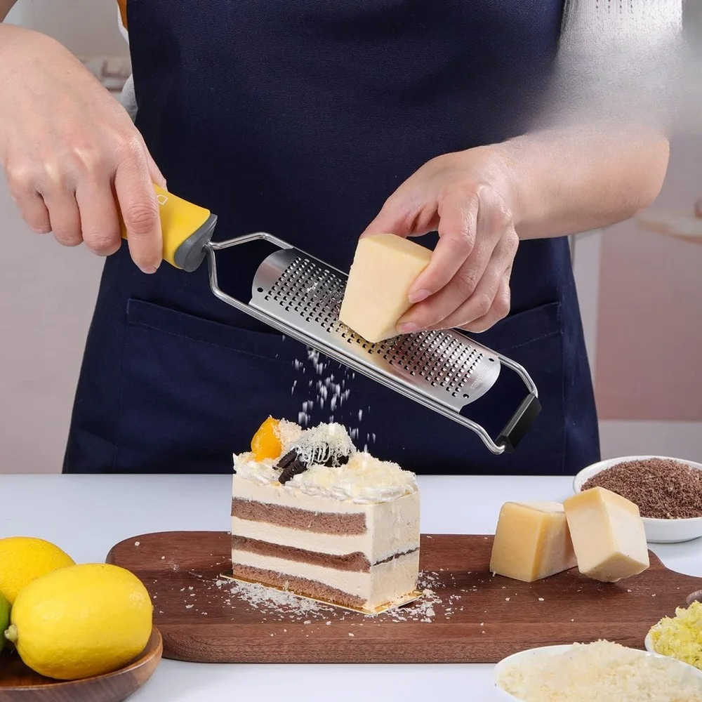 rape-a-fromage-rectangulaire-pour-gateau