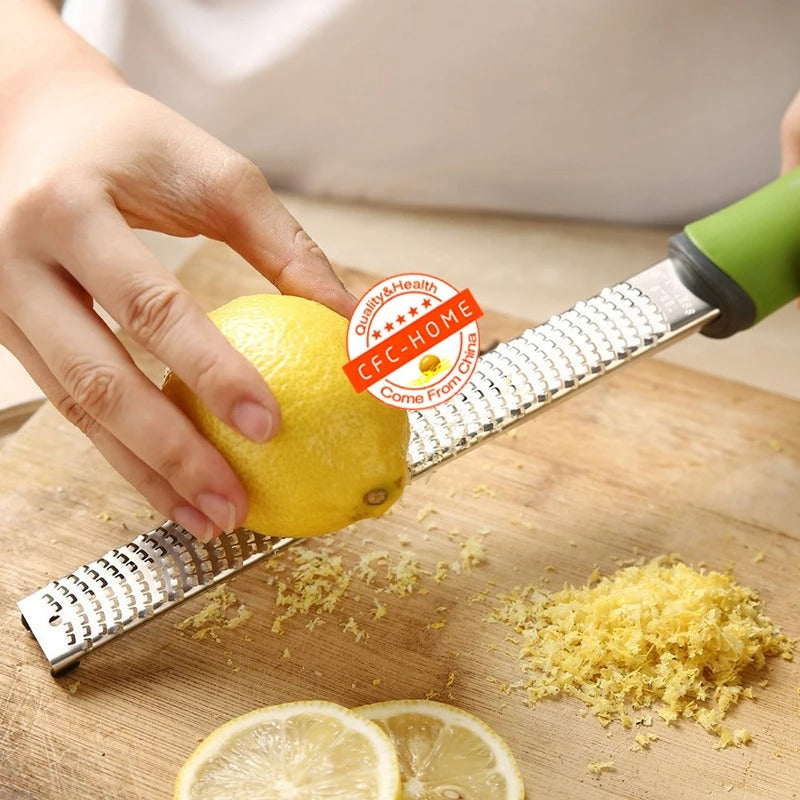 rape-a-legumes-manuelle-epluche-citron